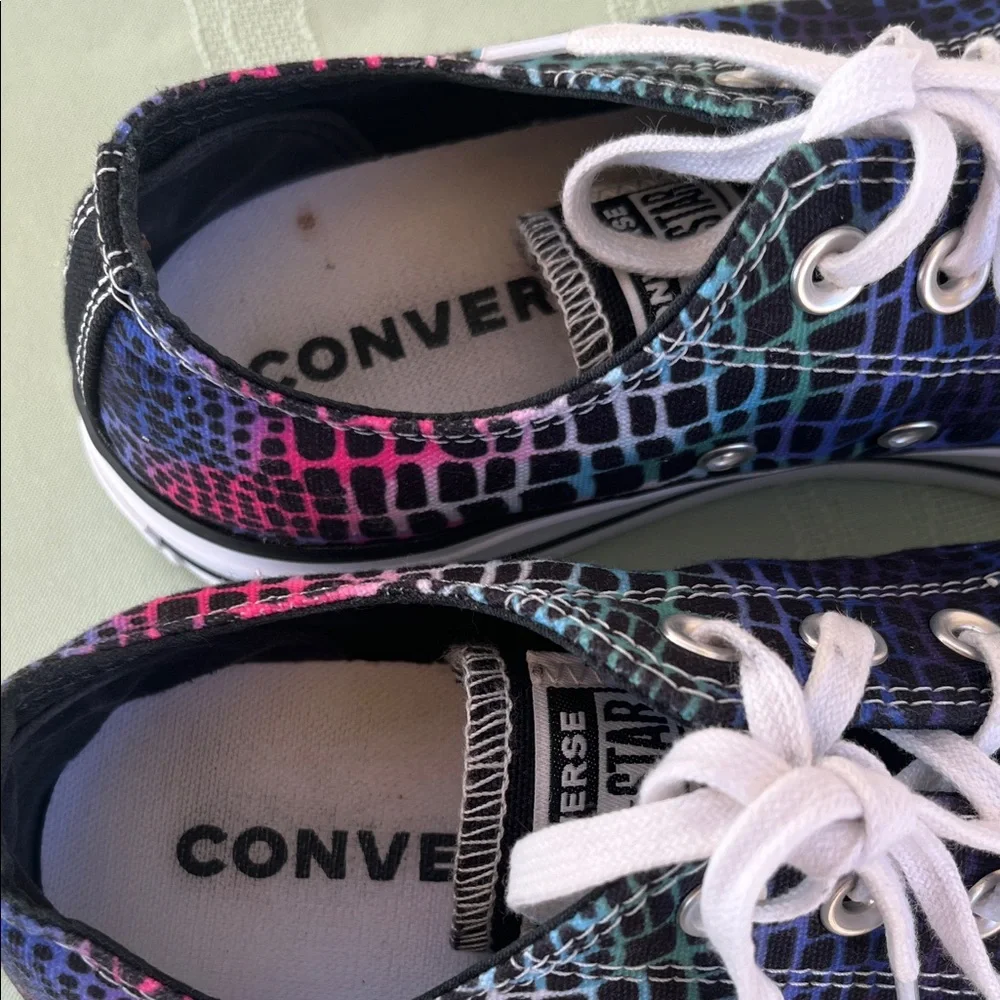 Converse Low Top Sneakers Black with Pink and Blue Gradient Croc Print Size 8 - Picture 6 of 8